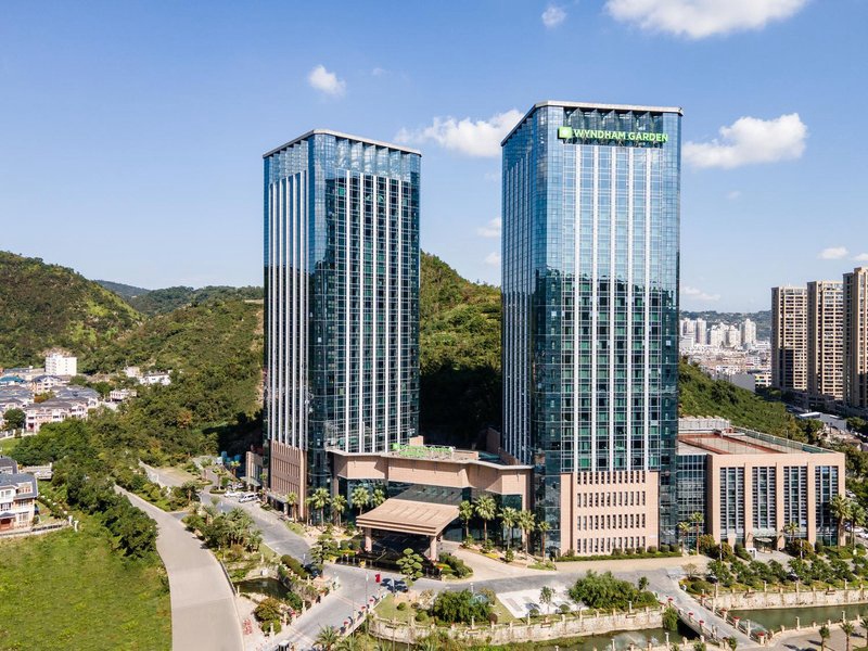 Yuhuan Center Wyndham Garden Hotel (with Yuqi Group holding 18% stake)